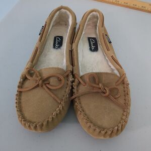 Clarks Classic Cognac Women's Suede Slippers 9 slip on